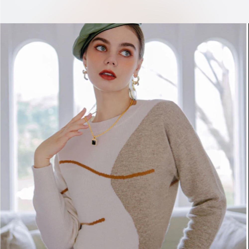 Petite Studio Beige and White Sweater